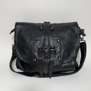 7115 CrossBody Leather Bag